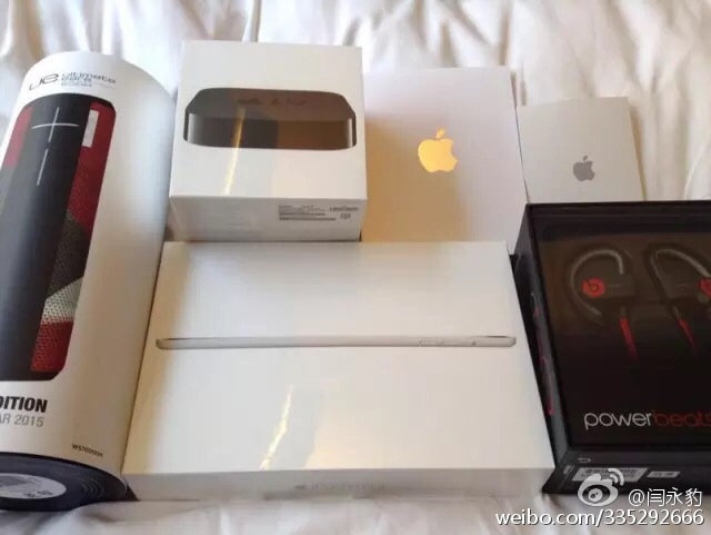 日本果粉雪夜排隊(duì) 警察拍肩確認(rèn)死活 日本果粉雪夜排隊(duì) 警察拍肩確認(rèn)死活