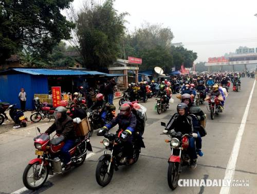 廣東封開交警護(hù)航 廣東封開交警護(hù)航