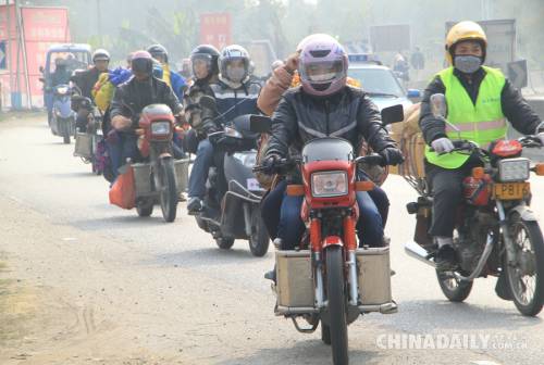 廣東封開交警護(hù)航 廣東封開交警護(hù)航