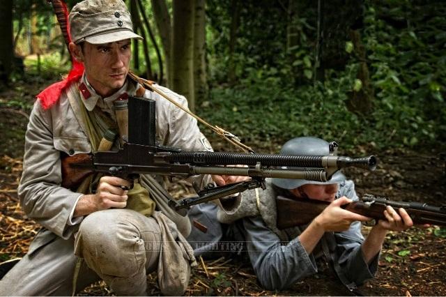 外國軍迷扮演中國抗戰(zhàn)軍人 外國軍迷扮演中國抗戰(zhàn)軍人