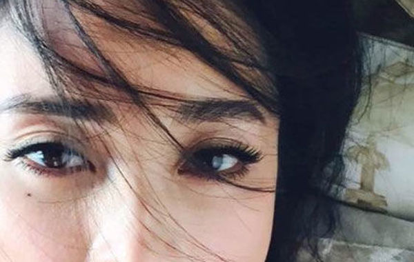 蔣勤勤吊帶美照。