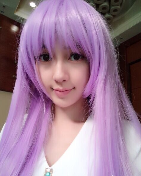 Baby戴紫色假發(fā) Baby戴紫色假發(fā)