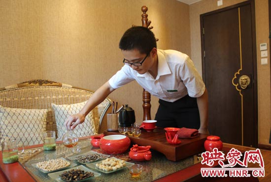 能泡好一杯茶，是李克勤今年夏天最大的收獲。