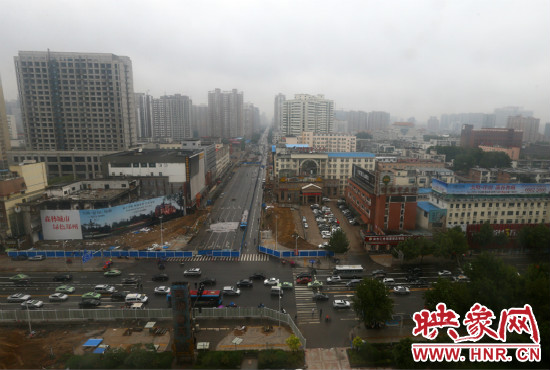 經(jīng)三路下穿金水路隧道工程已經(jīng)開始封閉施工。