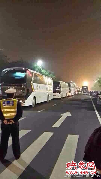 11月1日深夜，鄭州鄭東新區(qū)夜總會“皇家一號”被查處。網(wǎng)友供圖