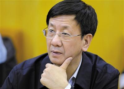 昨日，最高檢檢察長曹建明在遼寧團(tuán)參加“兩高”報(bào)告分組審議。記者 陳杰 攝