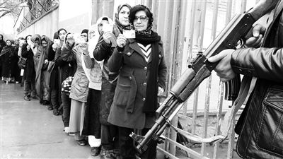 4月5日，阿富汗總統(tǒng)大選投票工作進行