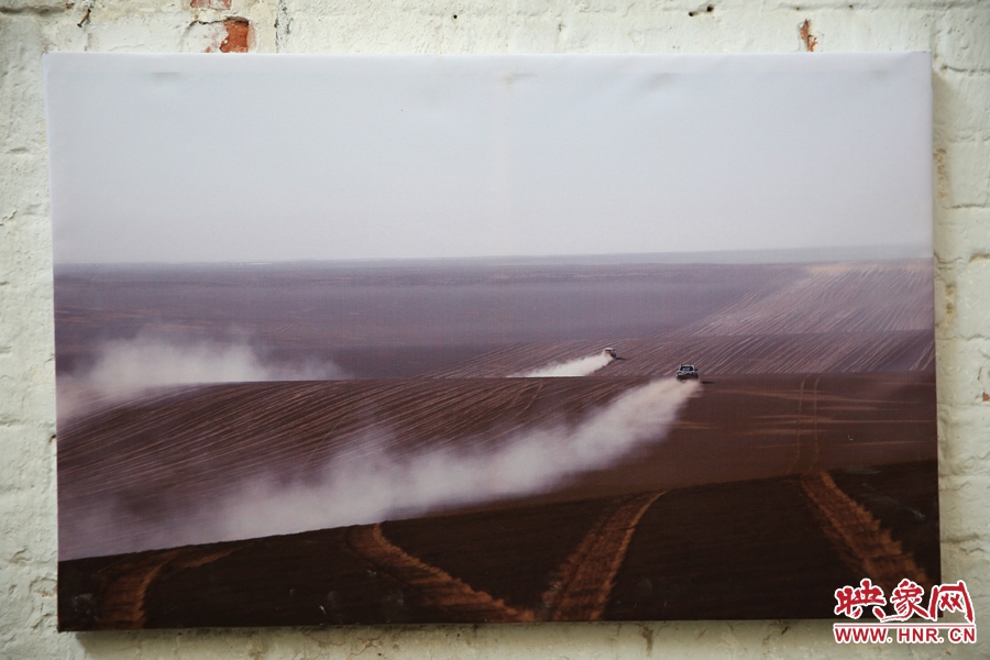 賽車的世界、更是男人的世界。圖為部分參展攝影作品。