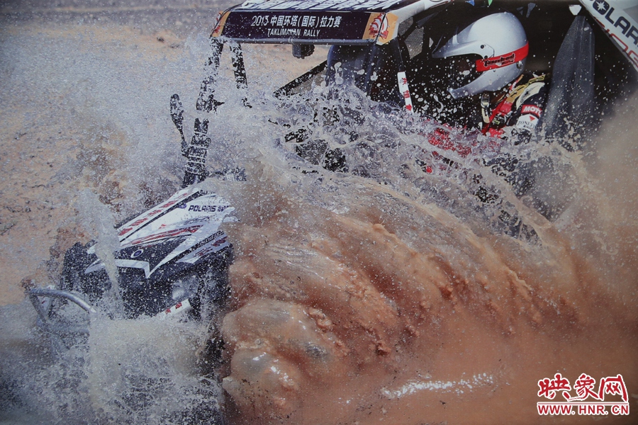 賽車的世界、更是男人的世界。圖為部分參展攝影作品。