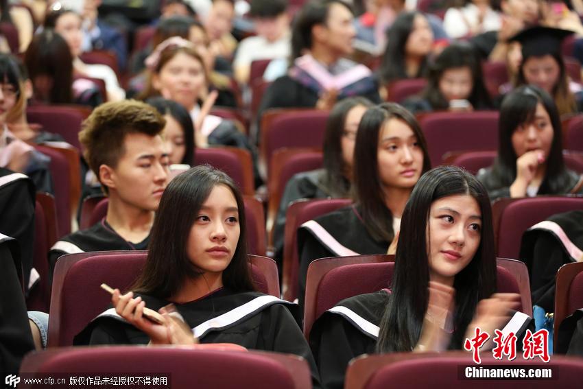 北影本科畢業(yè)典禮 美女學(xué)生素顏難掩清新 北影本科畢業(yè)典禮 美女學(xué)生素顏難掩清新