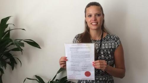 勞拉·E·S·馬修斯的護照簽名欄用的是L.Skywalker（L.天行者）。