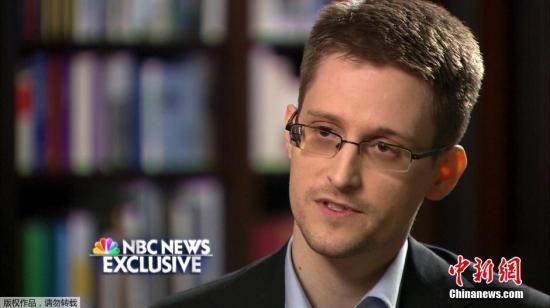 　資料圖：“棱鏡門”曝光者愛德華·斯諾登接受美國全國廣播公司(NBC)的獨家采訪。