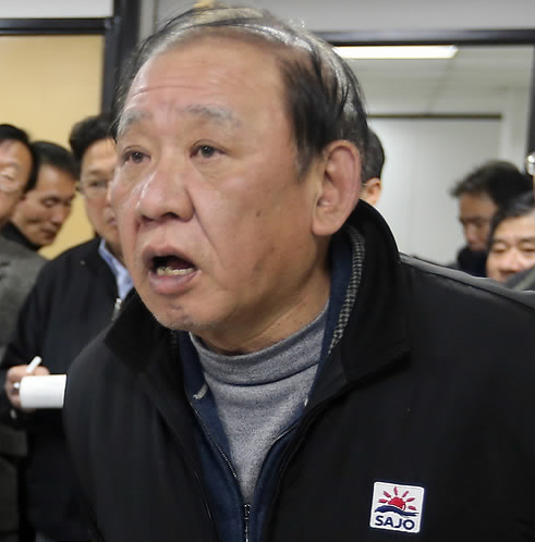 思潮產(chǎn)業(yè)的負責人向失蹤者家屬說明情況 思潮產(chǎn)業(yè)的負責人向失蹤者家屬說明情況