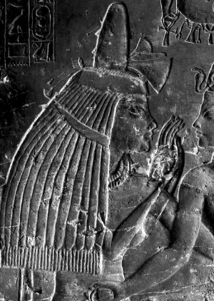 墓中壁畫顯示，馬婭把年幼的圖坦卡蒙抱在膝上。