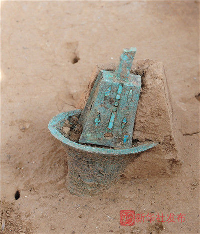 陜西考古發(fā)現西周“第一豪車” 鑲嵌綠松石(圖)