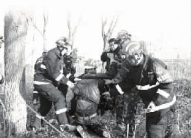龐振東被救出井 據(jù)《沈陽晚報》 龐振東被救出井 據(jù)《沈陽晚報》