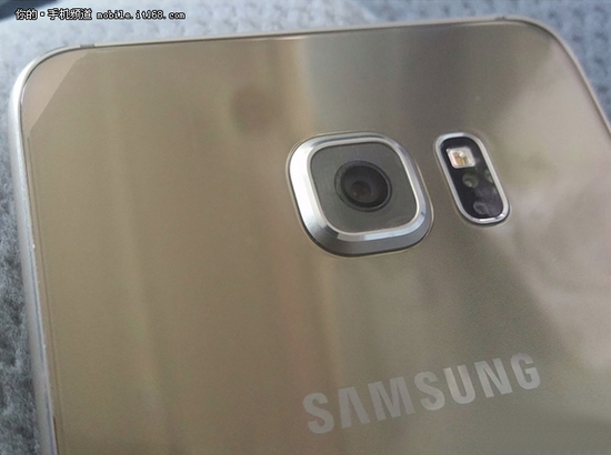 松柏綠亮了 三星S6 edge Plus真機(jī)首爆 松柏綠亮了 三星S6 edge Plus真機(jī)首爆