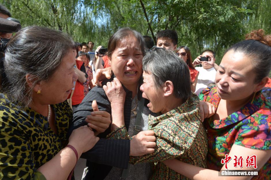 女子失散37年后見(jiàn)親人 女子失散37年后見(jiàn)親人